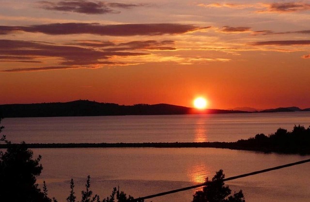 Dugi otok spacious & peaceful beachfront 2 BR apartment with breathtaking view