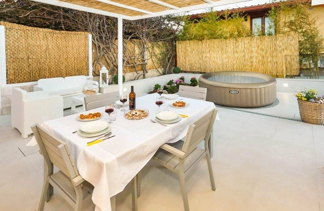 Dune - Two Bedroom Villa, Sleeps 4