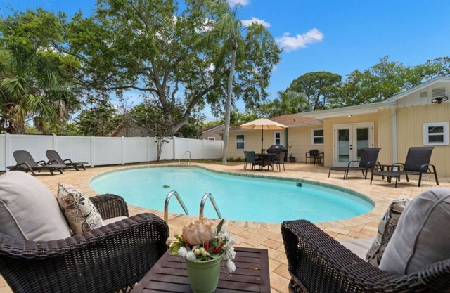 Dunedin Pool Cottage ON Pinellas Trail