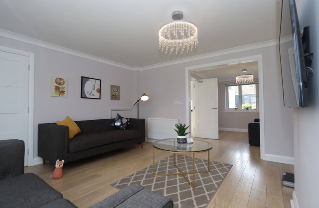 Dunfermline Luxury 3 bedroom house