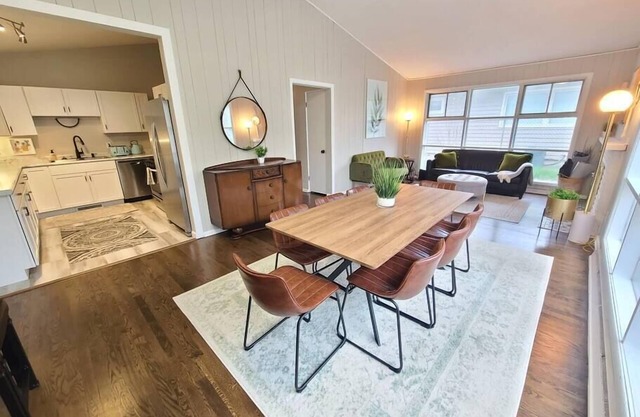 Dunland Cottage W/hot tub, paddle boards, fire pit