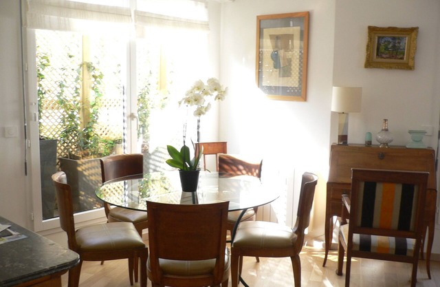 Duplex 93m sun 2 terraces top floor. Air conditioning.