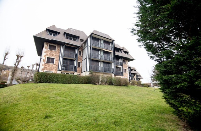 DUPLEX APARTMENT 47M2 BLONVILLE SUR MER 200m beach nearby. Deauville
