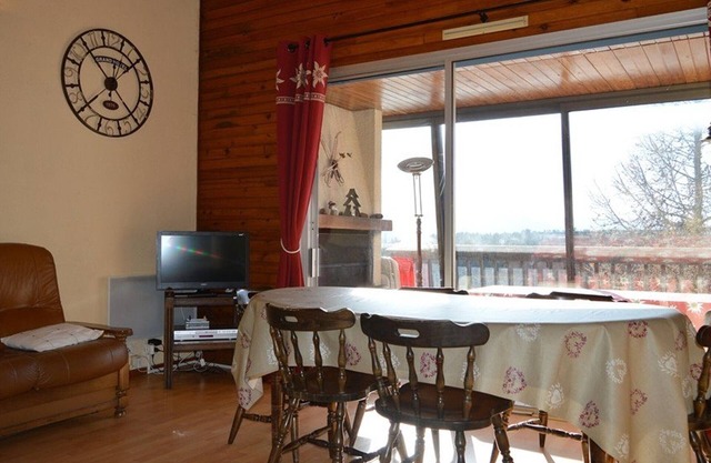 Duplex for 8 with Balcony, Mountain Views, and Modern Amenities in Bolquère