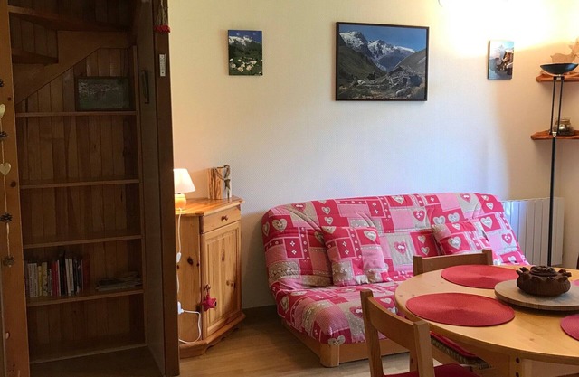 Duplex spacieux aux pieds des pistes, balcon, proche commerces, 4ème étage, parking gratuit