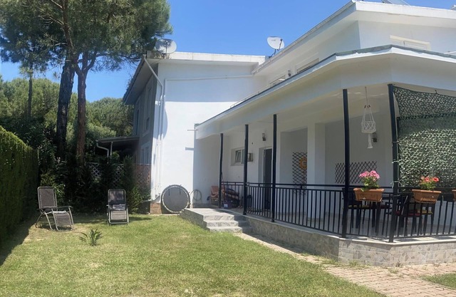 Durres 2-Beds, Garden, Parking, 100m to Beach