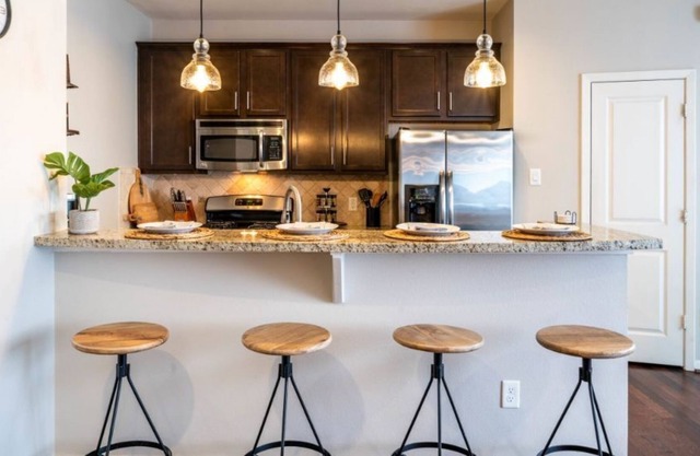 **DWTN Hideout So Fresh and so Clean Clean! Luxury and Spacious