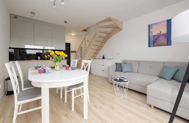 Dwupoziomowy Apartament z Parkingiem - Taras i Balkon - 3 Sypialnie by Noclegi R