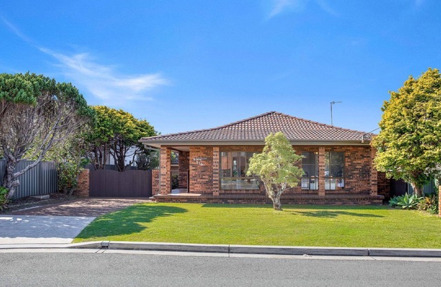 'E RETREAT by the Bay' by Accom Holidays