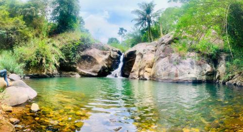 e34 Café, Restaurant & Hotel Koslanda Hideaway with a Private Natural Pool