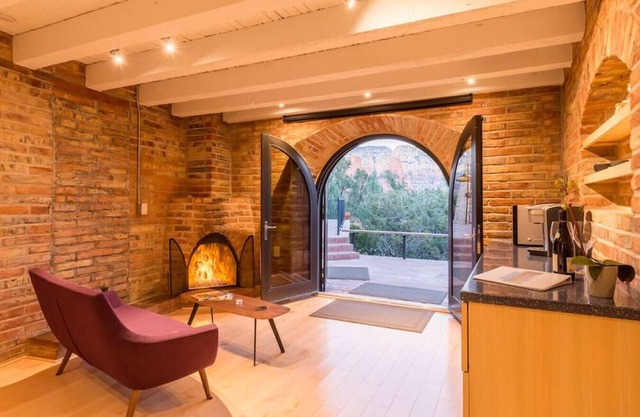 Eagle Dancer, Guest Suite. A Luxury Retreat w/Spa