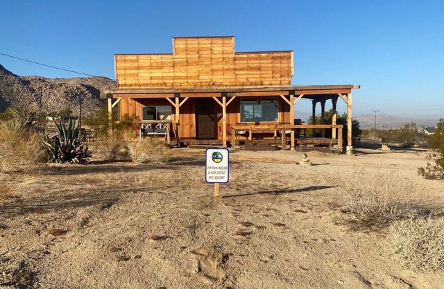 Easton Flats- A Couples Retreat!