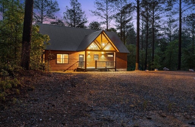 Easy Living -Mountain Setting w/Pool Table & Private Hot Tub🎱🌲♨️