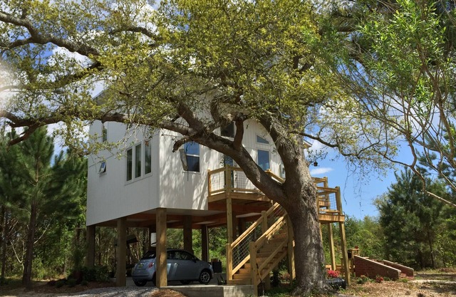 ECO-Beach House in the Trees