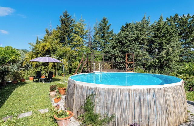 Eco-Friendly Farmhouse "Abbacca-là" 1' with Mountain View, Shared Pool and Wi-Fi