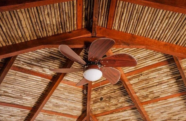 Eco-friendly room near the beach, ideal for relaxation and exploration