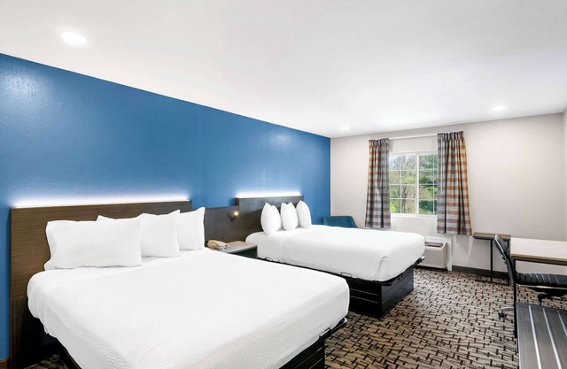 Econo Lodge Bethel - Danbury