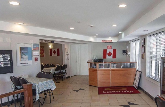 Econo Lodge Inn & Suites Drumheller