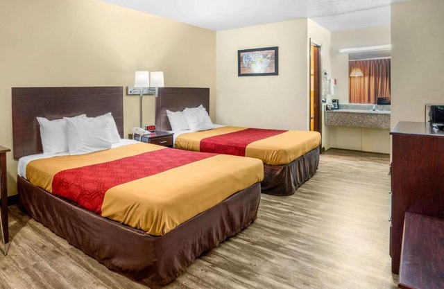 Econo Lodge near Missouri University of Science and Technology