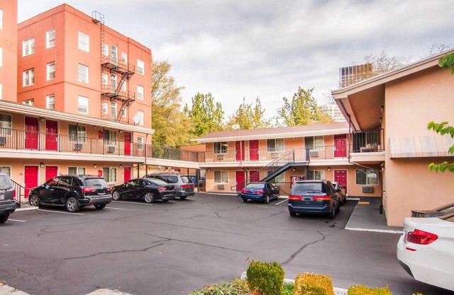 Econo Lodge Portland Downtown