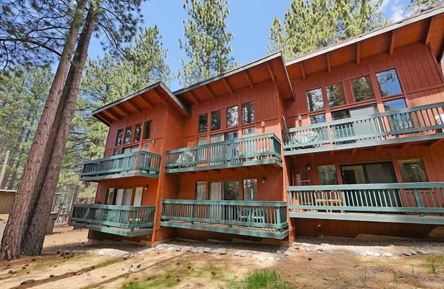 Economic Skier Condo - Walk to Heavenly Ski Resort! Community Hot Tub - 19CS~