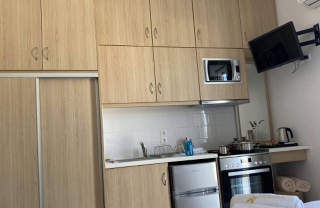 Economical ground floor studio with sea view (Unit G)