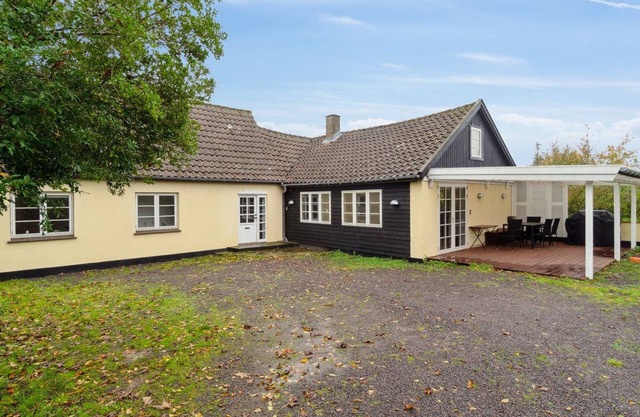 "Edele" - 3.8km from the sea by Interhome