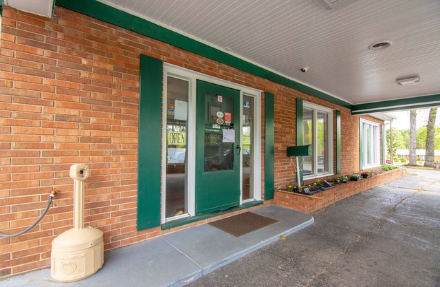 Eden Inn Motel