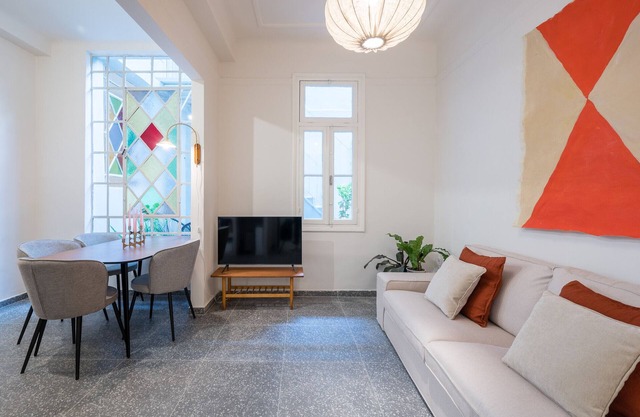 Eden - Your Tranquil Athenian Retreat