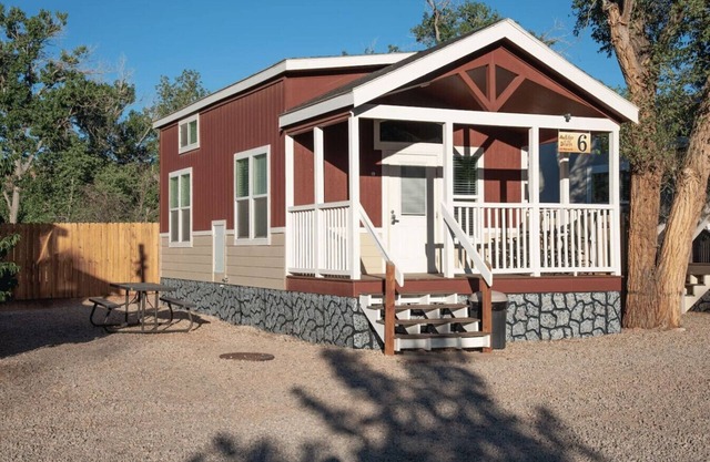 Edge of the Desert Castle Valley Cabin #06