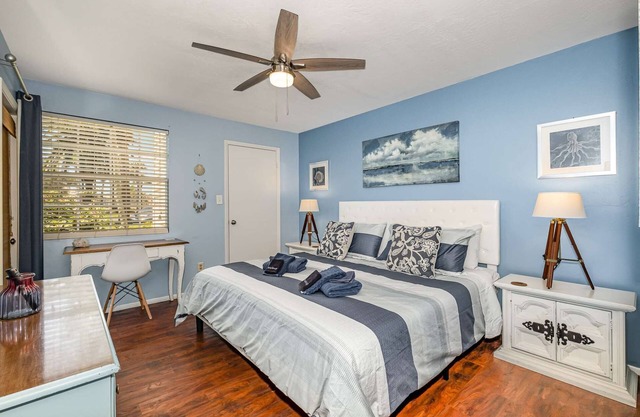 Egret · Ground Floor 2/2 Condo · Half Mile to Beach (King Bed in Master)
