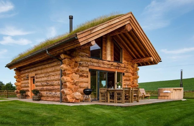 Eildon Melrose Holiday Cottages & Log Cabins - Luxury Log Cabin with Hot Tub