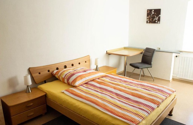 Einladene Fremdenzimmer mit Außengastronomie