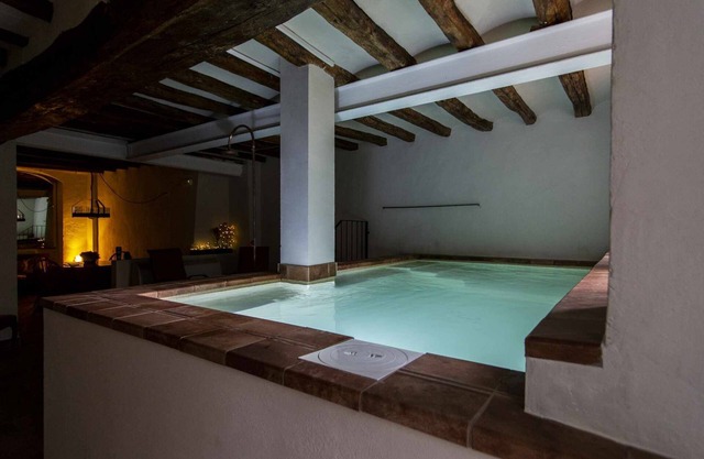 El Ferrer, in Olot with access to indoor swimming