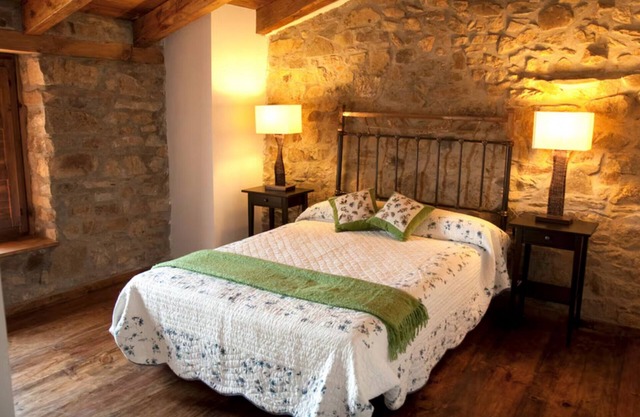 El Ramayal - Stone House with Covered Patio