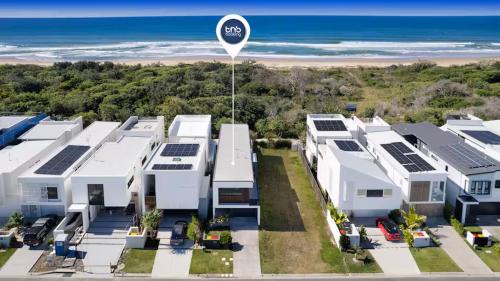 El's Beachfront Marcoola - Hot Tub 1 min to Beach