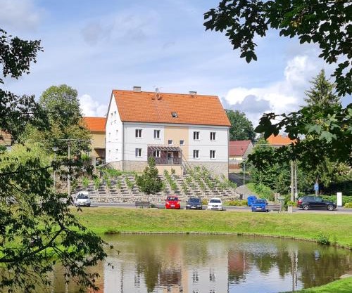 Ela Apartments Farní