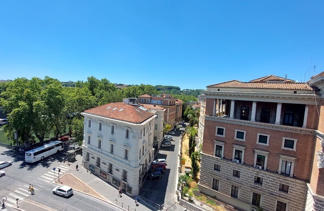 Elegance, Wine & View