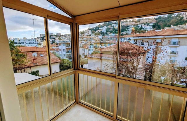 elegant 2 bedrooms apartment with outdoor spaces and free parking