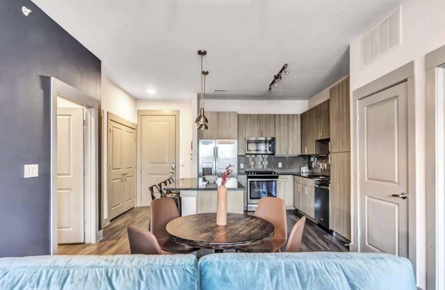 Elegant 2BR/2BA Retreat: Amenities Included