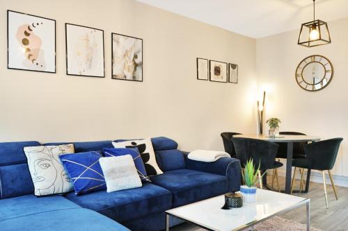 Elegant 2BR Aylesbury Home, Sleeps 4, Parking, Work, Leisure, Friendly