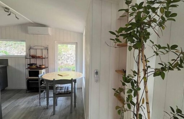 Elegant 34 m2 Mazet in the garrigue with Wifi and air conditioning.