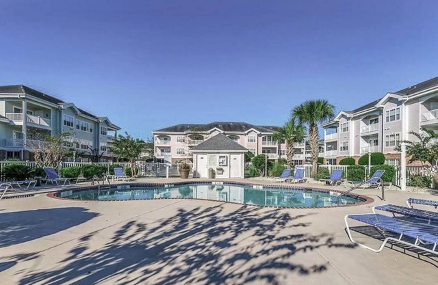 Elegant 3BR Condo- Magnolia North 101