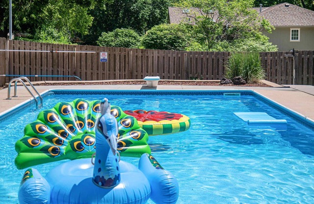 Elegant 4BR Getaway! Firepit, BBQ & Private Pool!