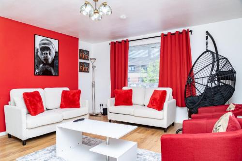 Elegant 5Bed Home with Free Parking at City Centre, Sleeps 10