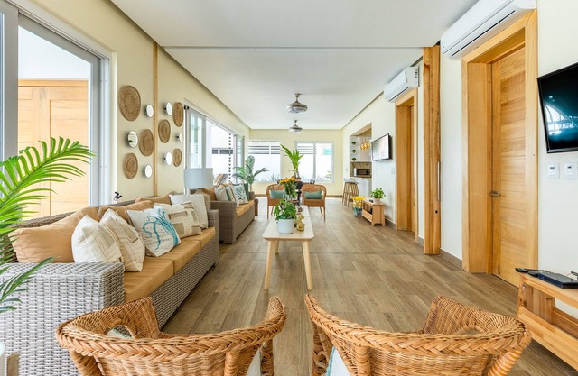 Elegant 6BR Coastal Escape | Steps to B
