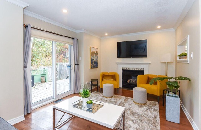 Elegant and private - 3 beds, 2.5 baths - Nepean