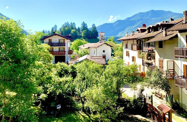 Elegant and refined single Villa at Lake Ledro