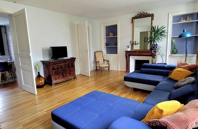 Elegant apartment in charming villa, 2 steps from the spa, pets welcome