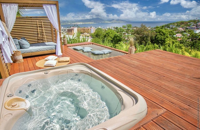 ELEGANT APARTMENT WITH PRIVATE JACUZZI